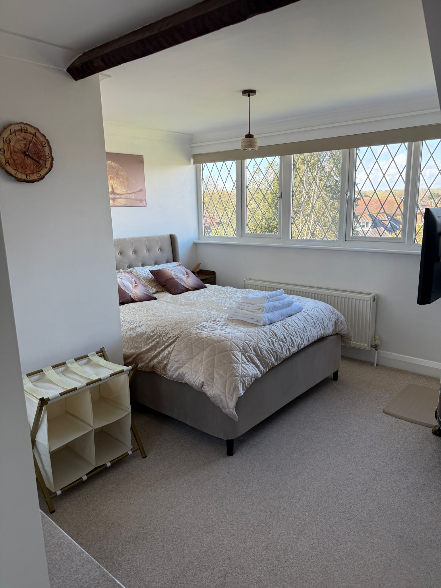 Room 1 overview image.
