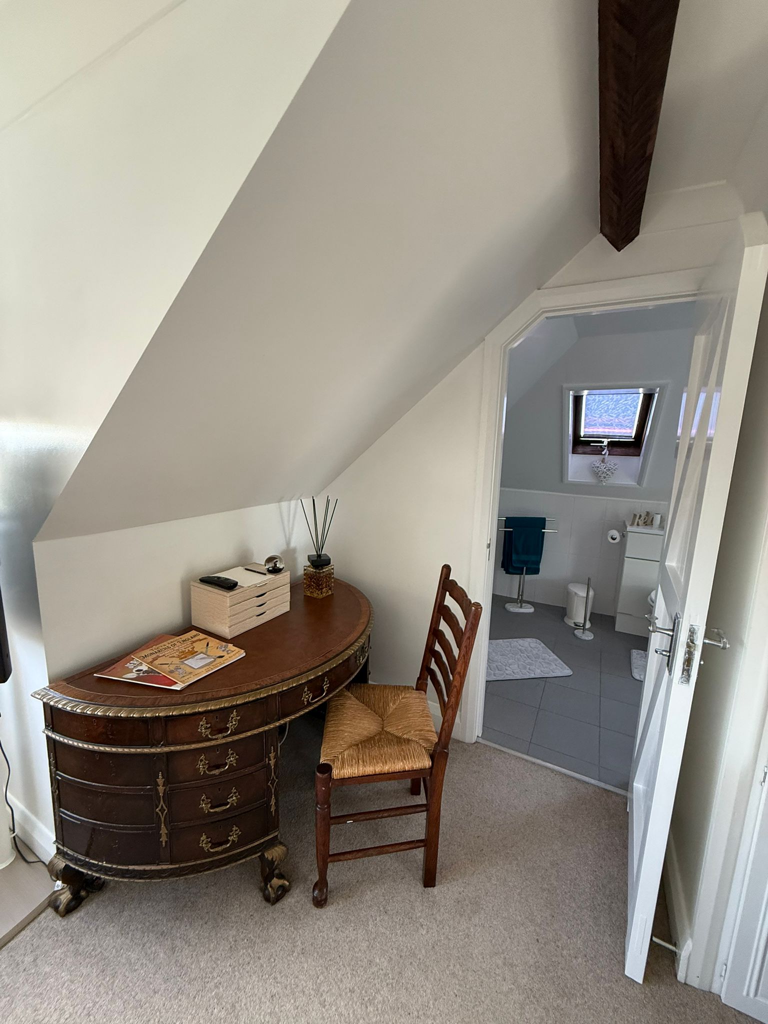 Room 1 preview image 5.