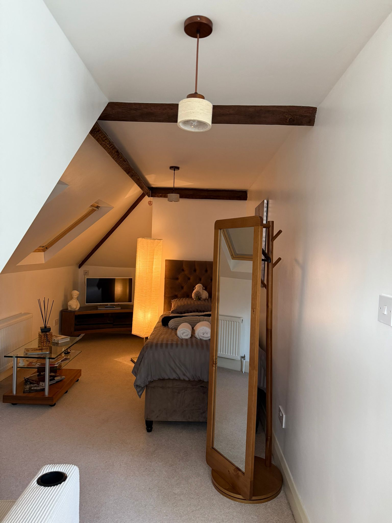 Room 2 interior view 10.