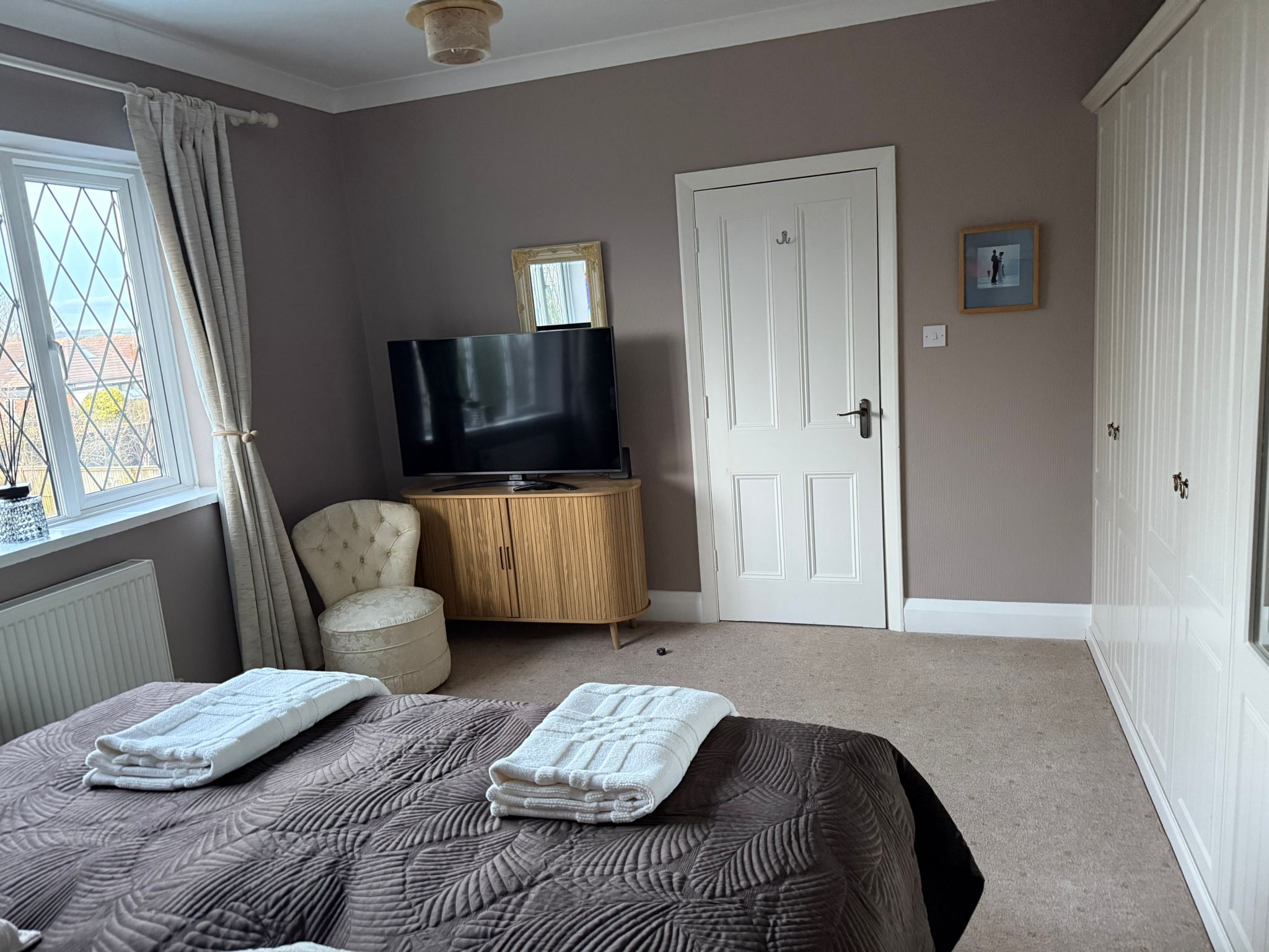 Room 3 interior view 10.